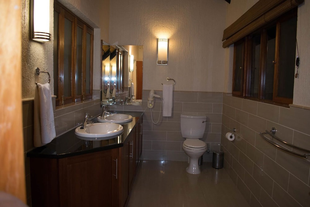 House, 3 Bedrooms photo 2