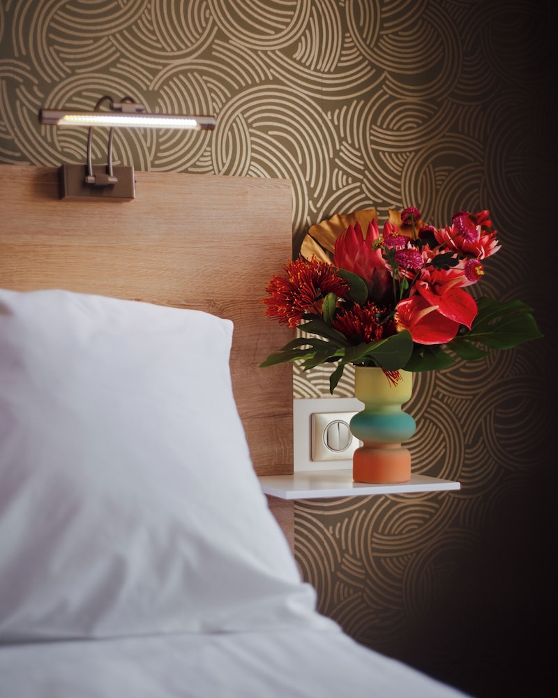 Suite - Photo 11