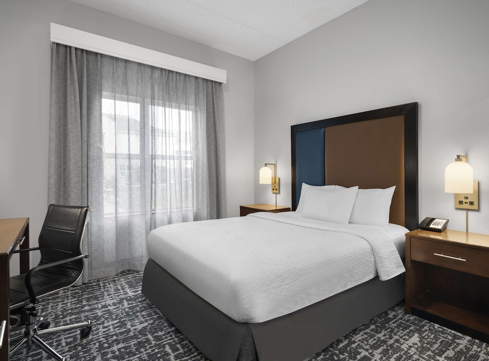 Suite, 1 Queen Bed, Accessible, Non Smoking - Photo 2