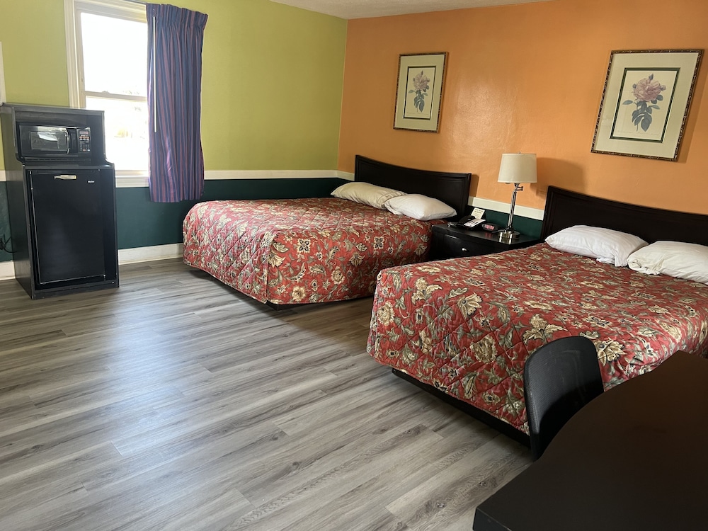 Double Room, 2 Double Beds, Ground Floor photo 1