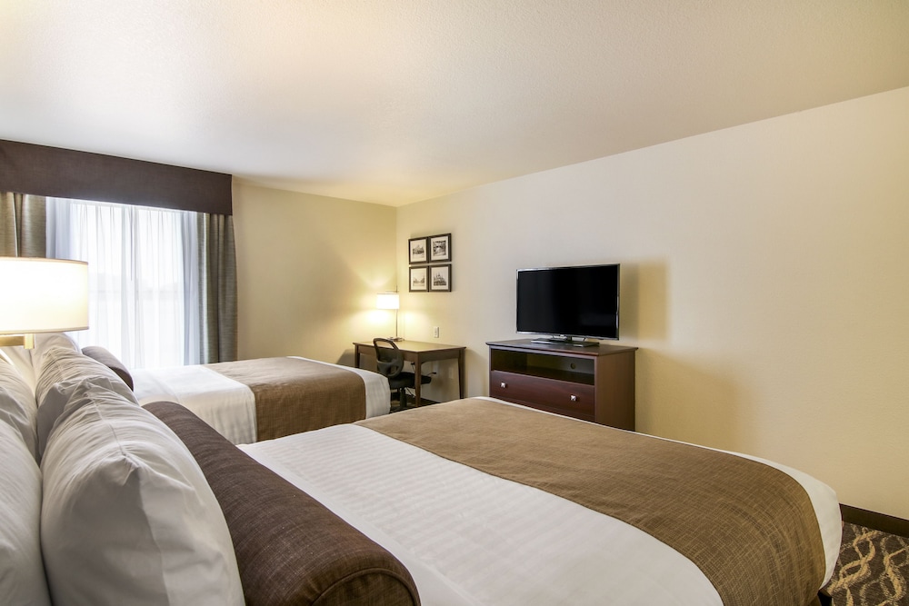 Studio, 2 Queen Beds with Sleeper Sofa, Non Smoking photo 2