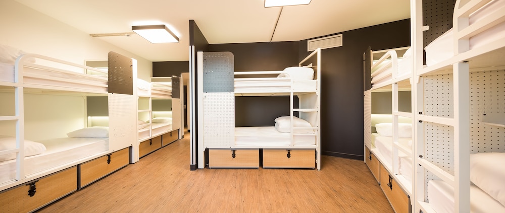 1 Bed in a 10 Bed mixed dorm photo 3