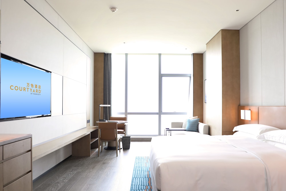 Room, 1 King Bed, City View - Photo 2