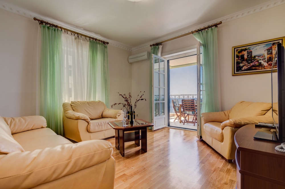 Apartment, Sea View (F)
