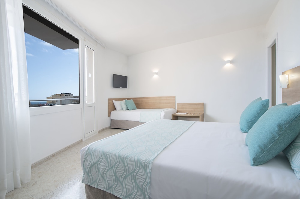 Triple Room, Balcony