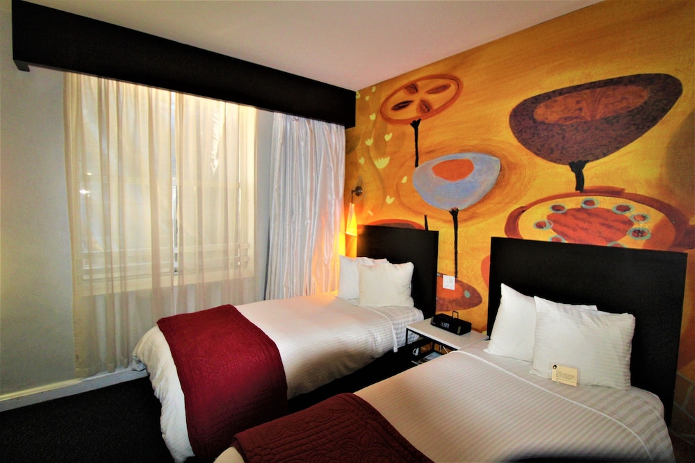 Room, 2 Twin Beds, Non Smoking thumbnail 6