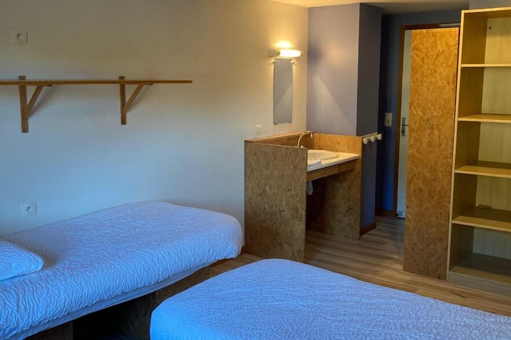 Triple Room (with shower) - Photo 1