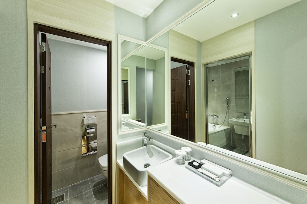 City Suite, City View (Twin Room) - Photo 4