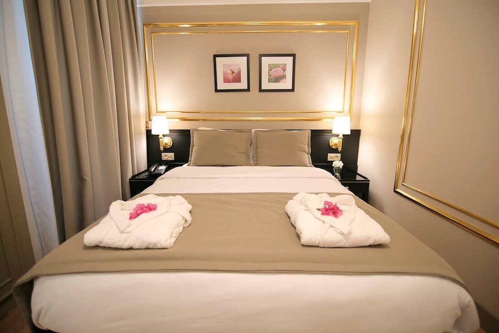 Deluxe Room with Land View