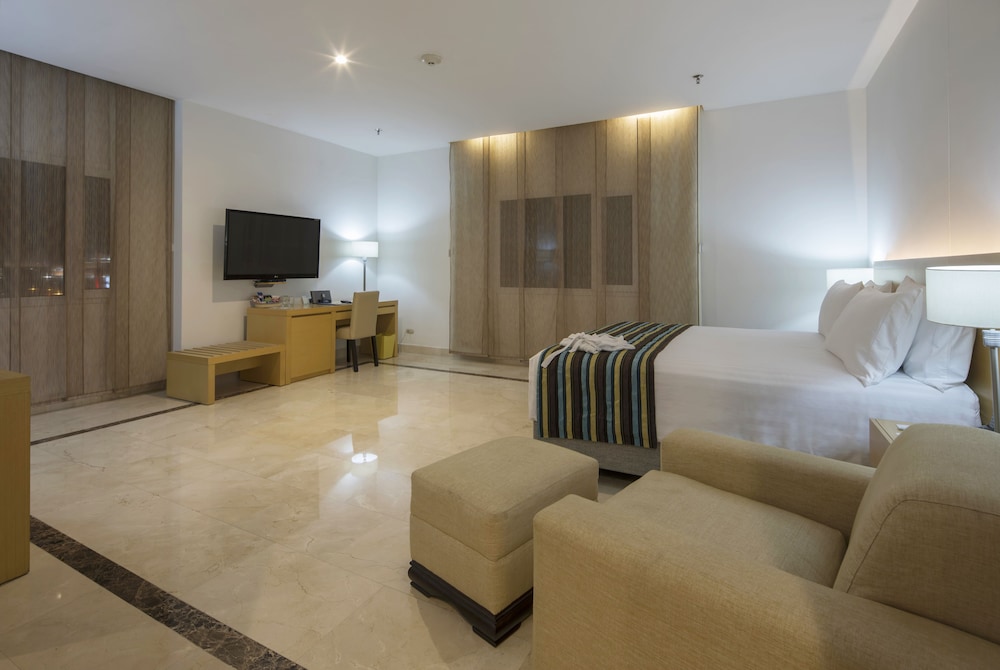 Suite - Photo 2