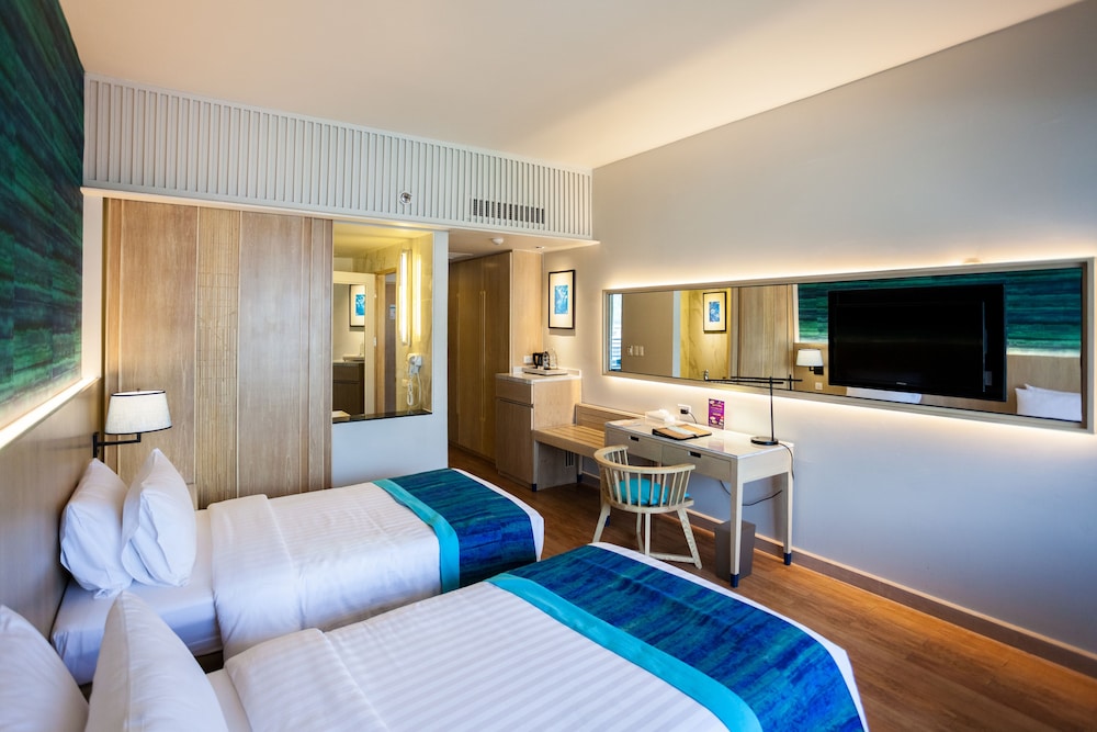 Deluxe Room Paradise Wing - Photo 3