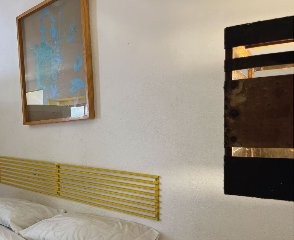 Basic Apartment, 1 Queen Bed, Ensuite photo 2