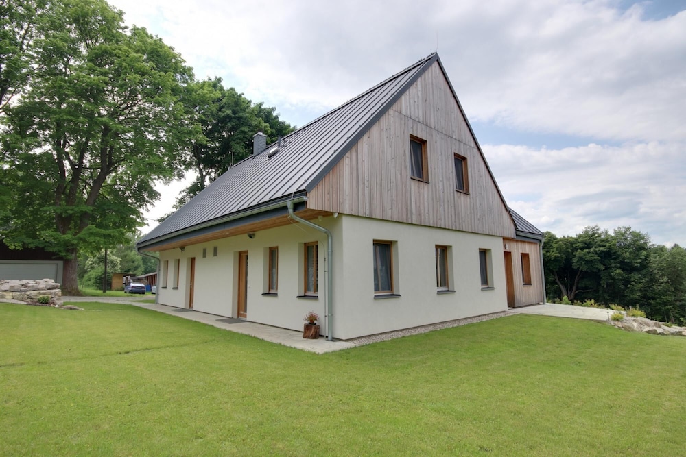 Villa photo 1