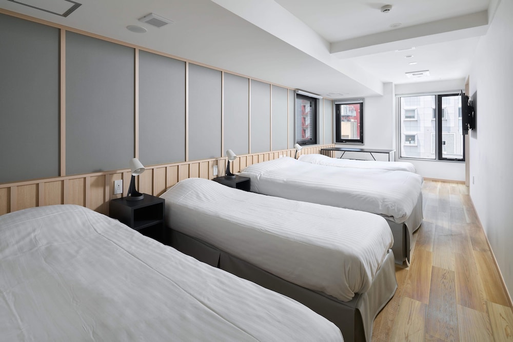 Comfort Room, Multiple Beds, Non Smoking photo 2