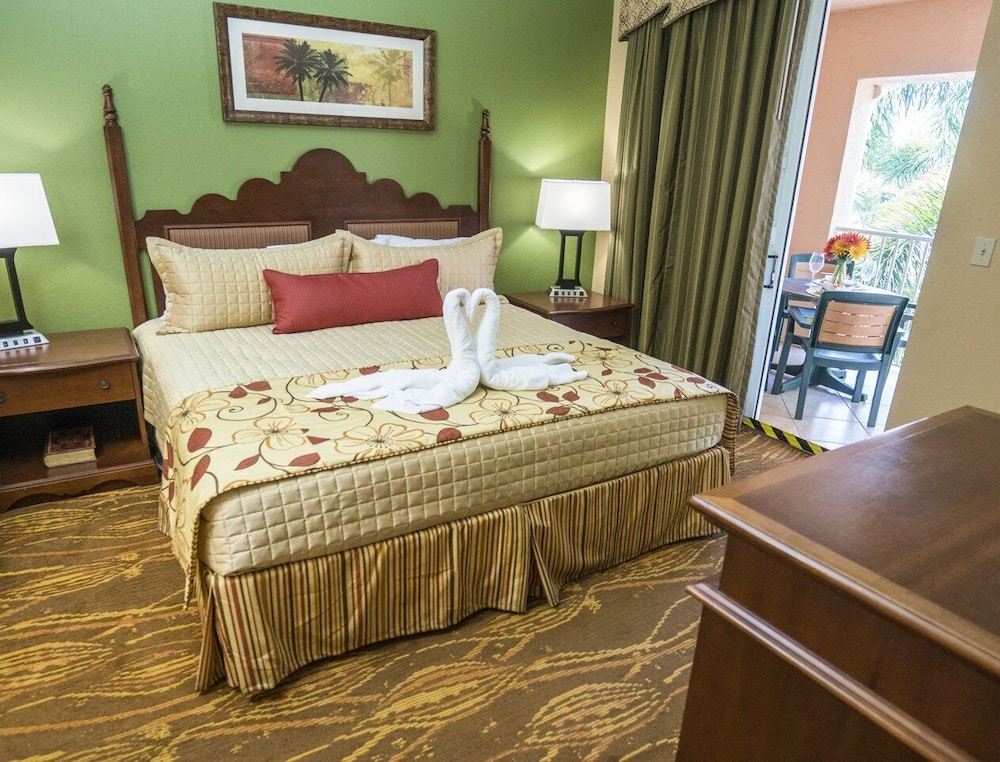 Deluxe One Bedroom Suite photo 3