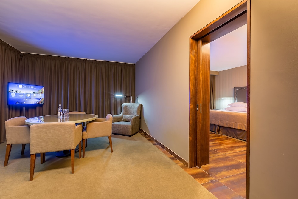Family Suite, Balcony, Sea View thumbnail 5