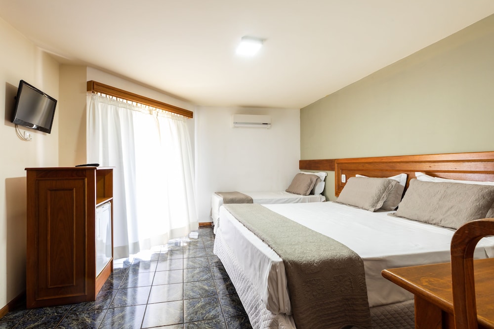 Deluxe Triple Room - Photo 1