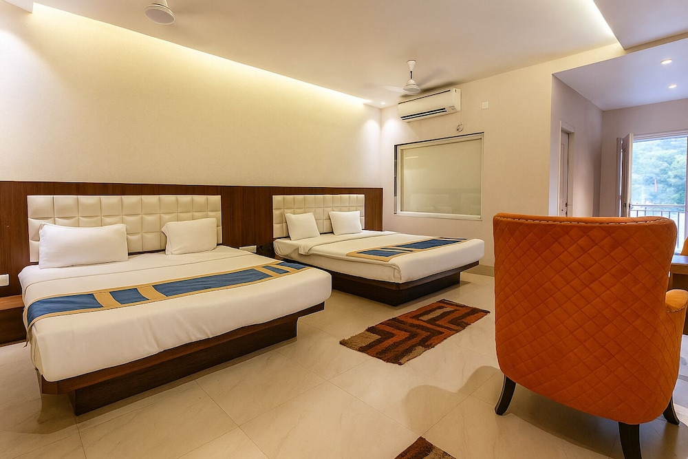 Deluxe Quadruple Room