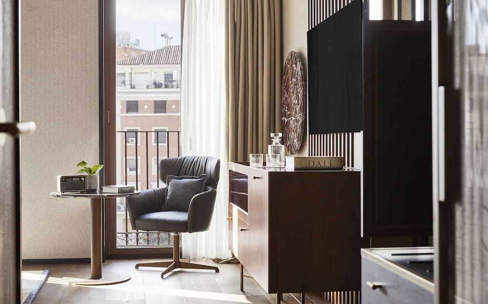 Room, 1 King Bed, Balcony