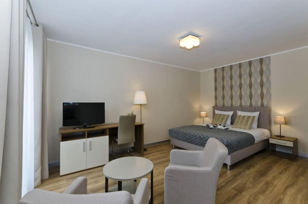 Standard Studio, 1 King Bed