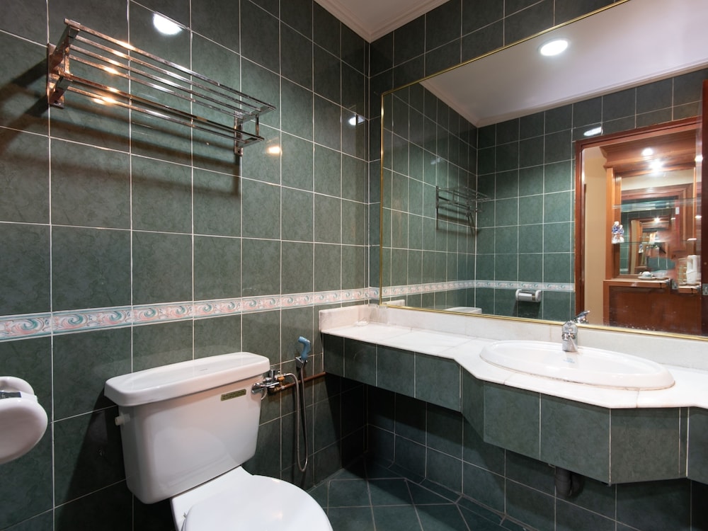 Deluxe Double Room, 1 King Bed photo 3