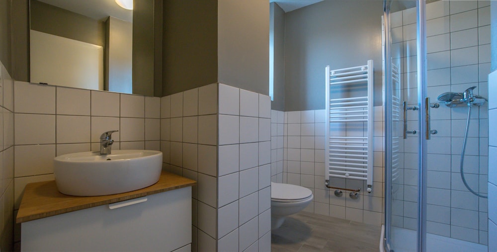 Double Room, Private Bathroom (Magnolia) photo 2
