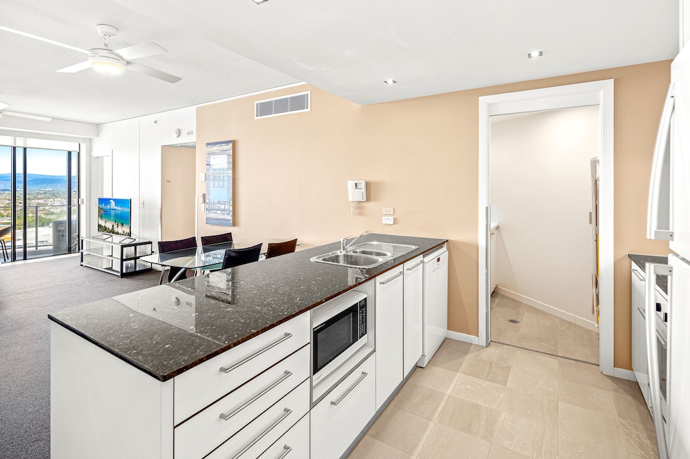 Apartment, 2 Bedrooms - Photo 33