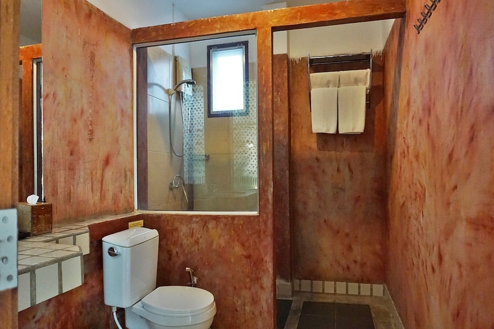 Comfort Room - Photo 2
