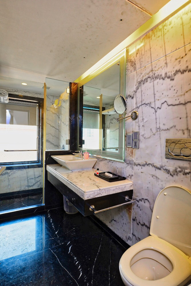 Executive Room - Photo 2