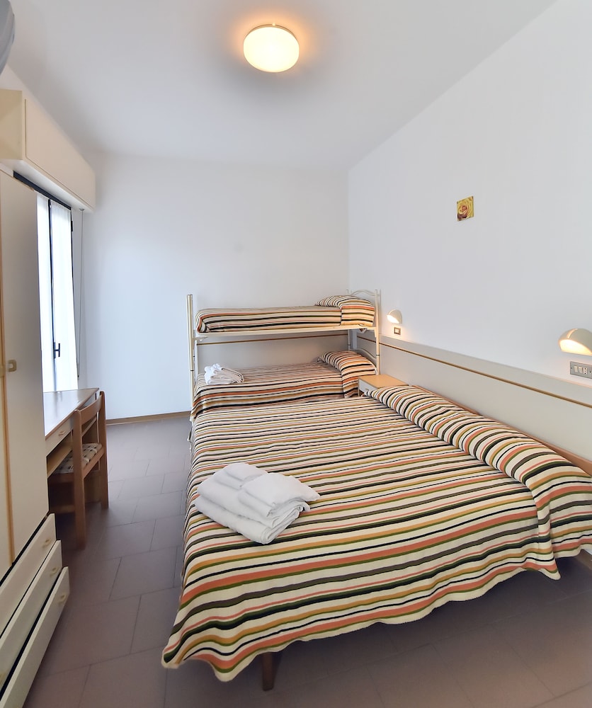 Basic Quadruple Room photo 1