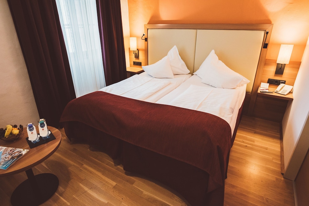 Standard Double Room (German Twin Beds)
