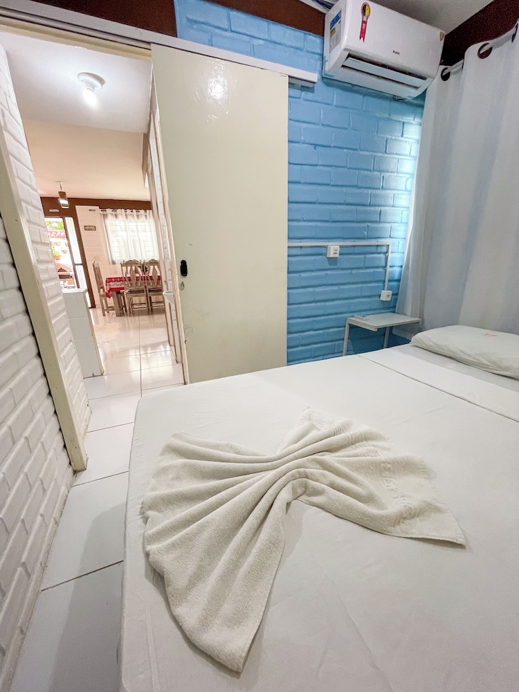 Standard House, 4 Bedrooms, Beachside
