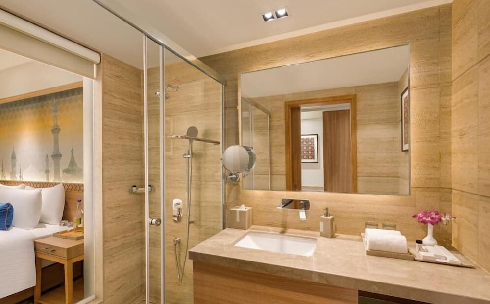 Superior Room, 2 Twin Beds, City View photo 3