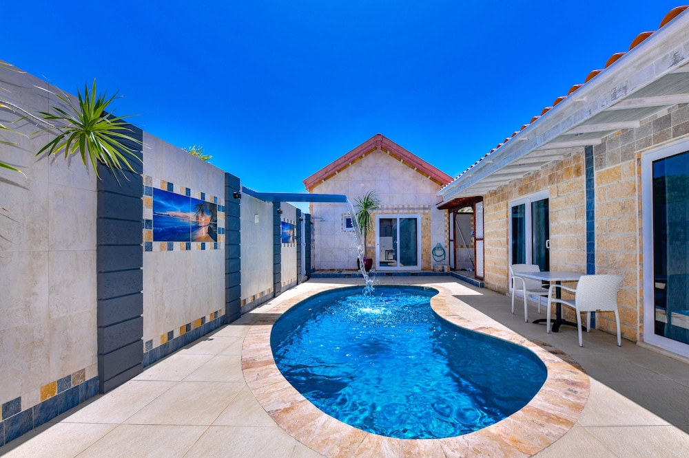 Pool side Apartment Deluxe photo 3