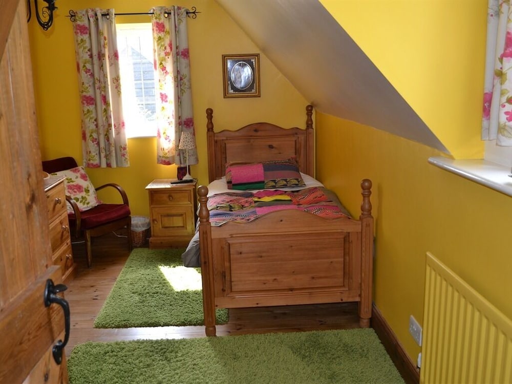 Single Room, Shared Bathroom photo 2