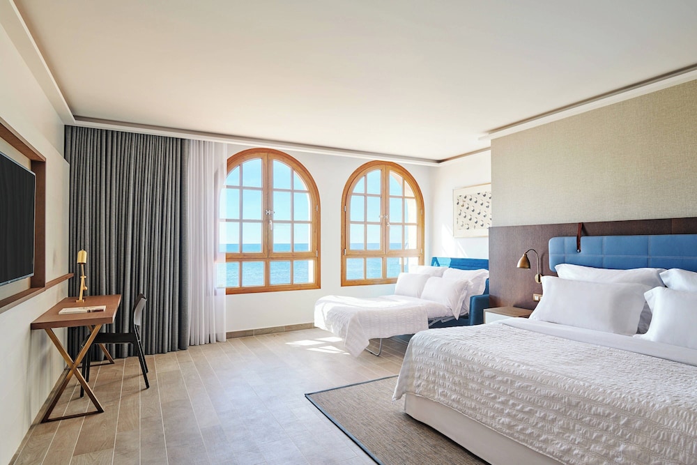Junior Suite, 1 King Bed, Beachfront