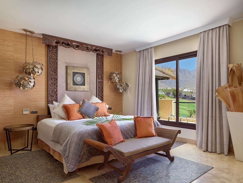 3 bedroom Royal Villa (with private heated pool)