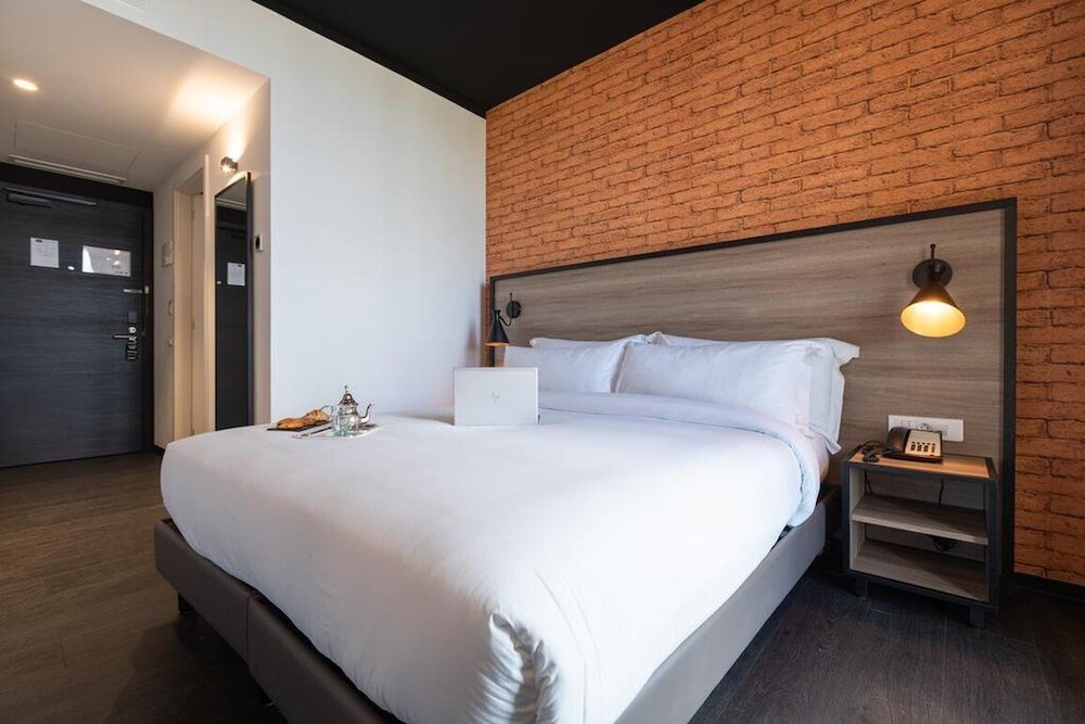 Standard Double Room - Photo 4