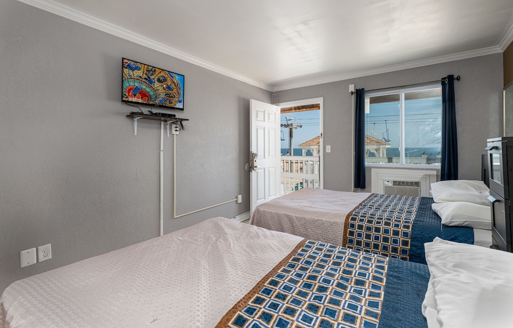 Superior Room, 2 Double Beds photo 3
