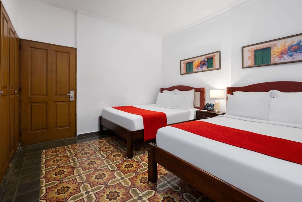 Room, 2 Queen Beds, Non Smoking photo 1