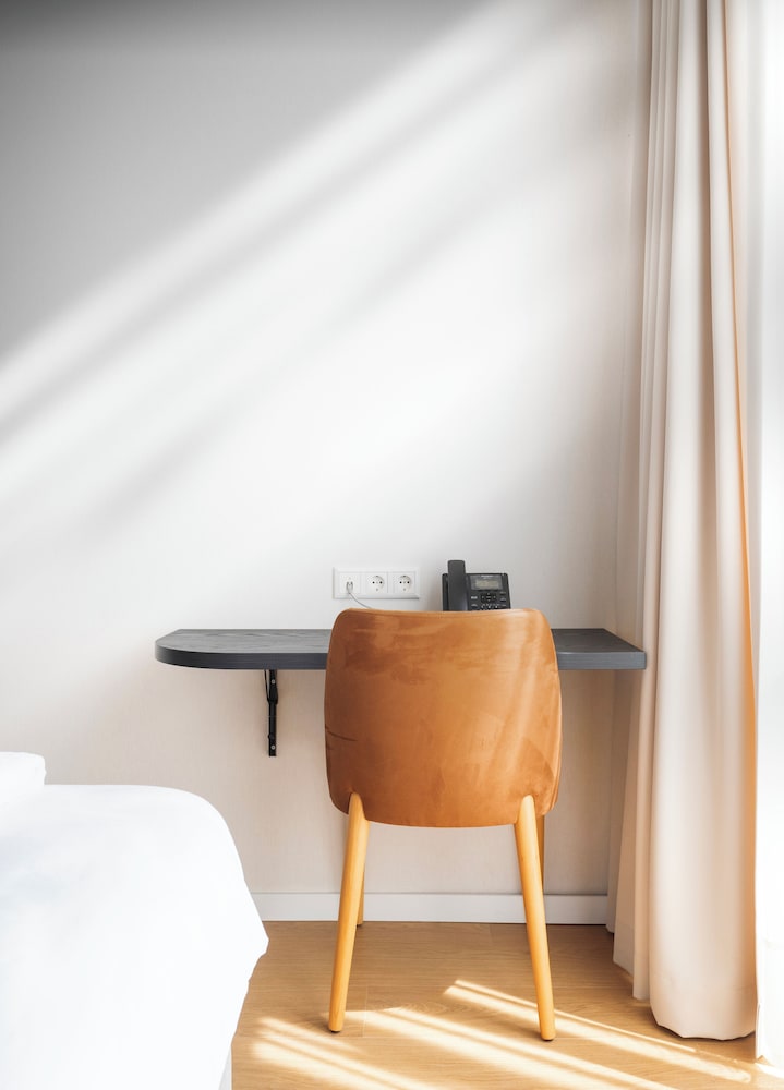 One-Bedroom Apartment with Terrace photo 2
