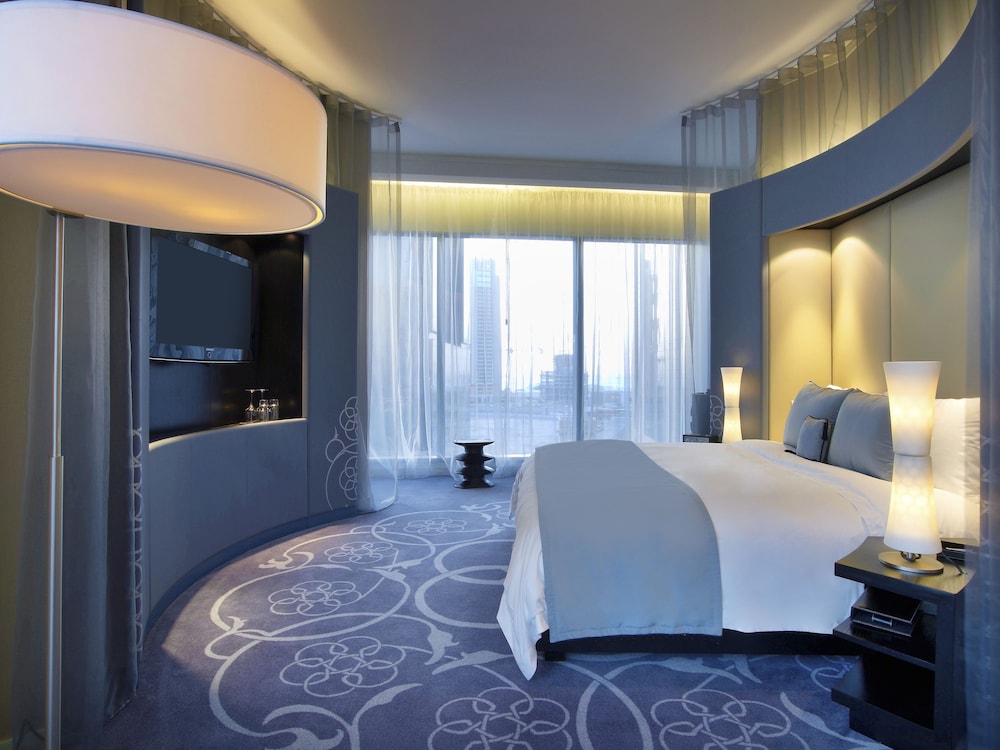 Deluxe Room, 1 King Bed, City View - Photo 3