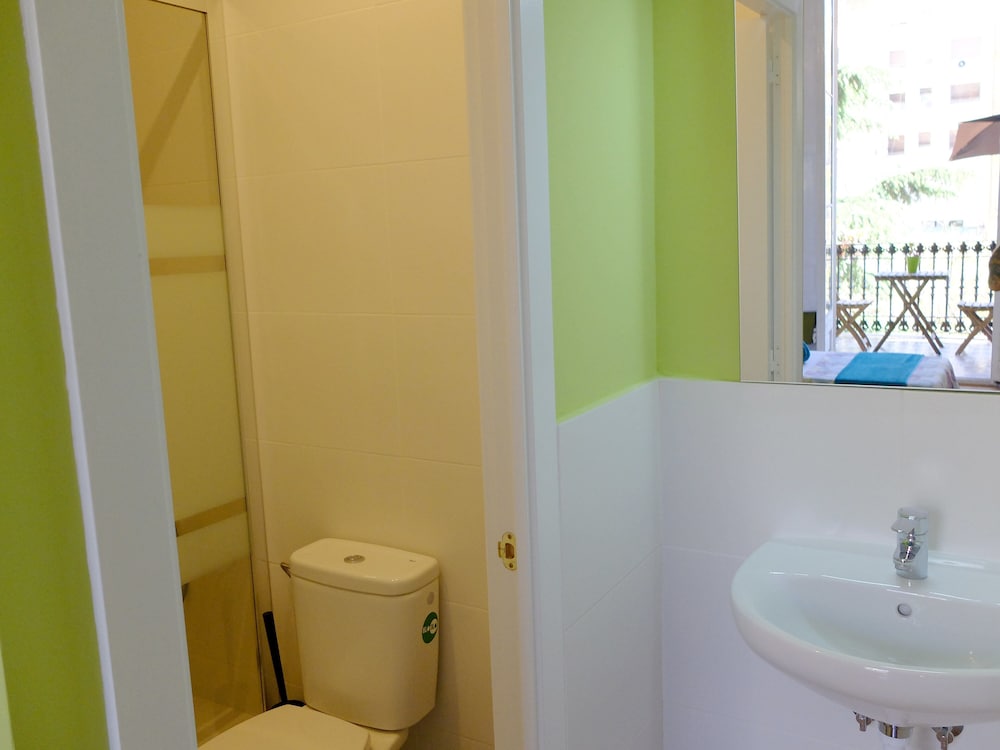 Twin Room, Private Bathroom photo 3