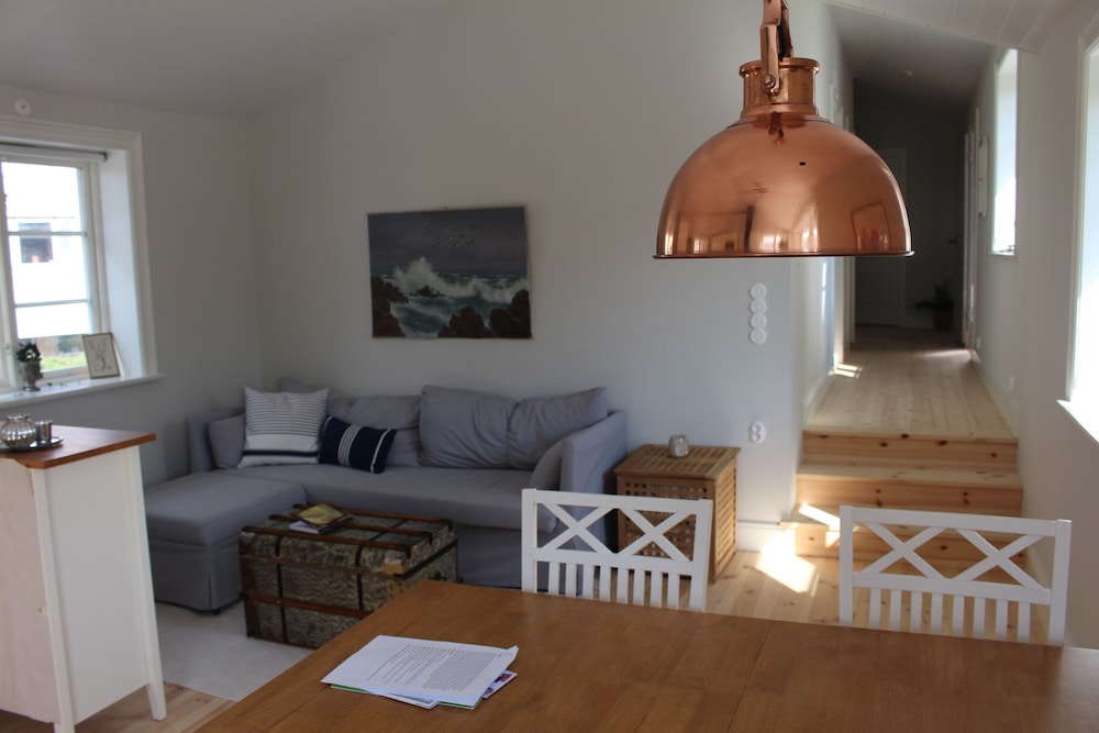 Premium House photo 3