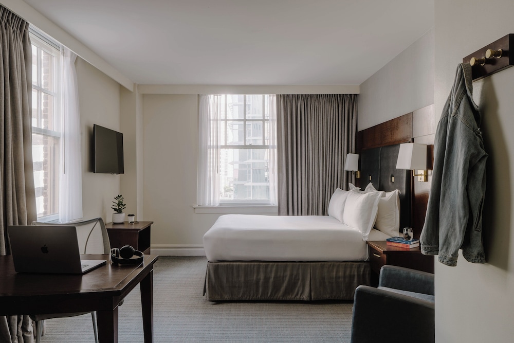 Superior Room, 1 Queen Bed, Kitchenette - Photo 1