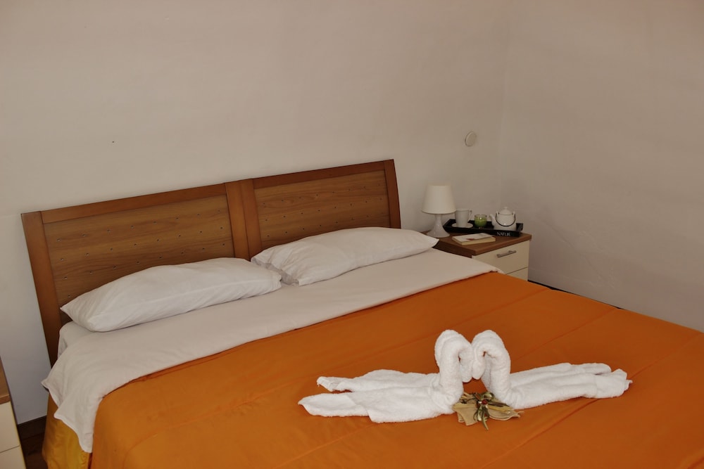 Apartment (up to 4 people) photo 1
