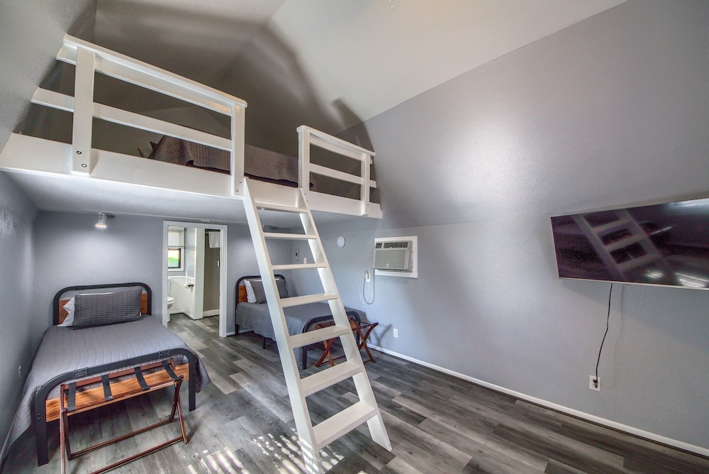 House, 2 Bedrooms