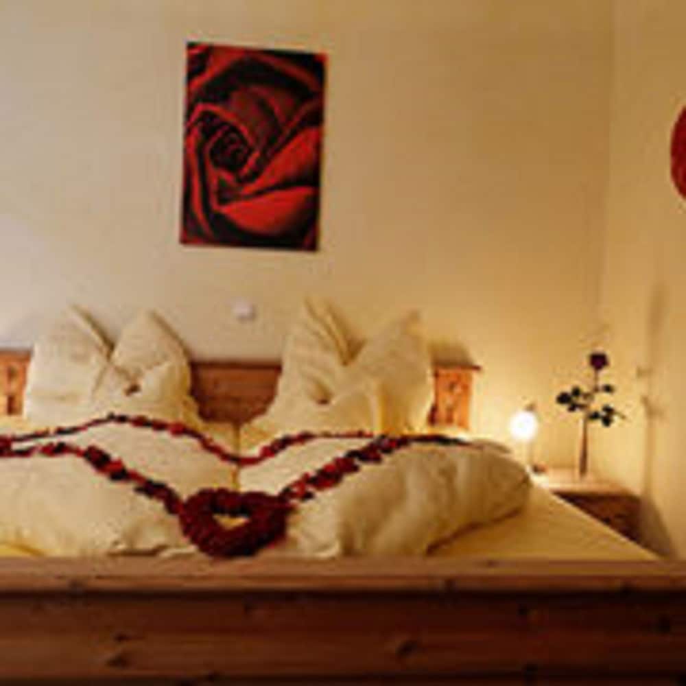 Business Double Room (Rose or Lily) photo 1