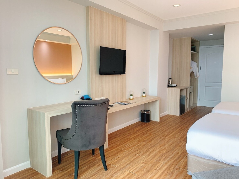 Deluxe Room, City View photo 2