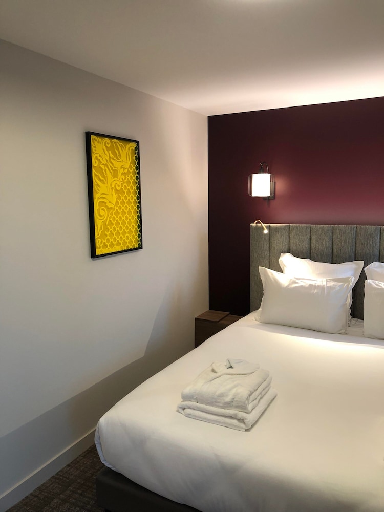 Superior Room, 1 King Bed, Non Smoking - Photo 3